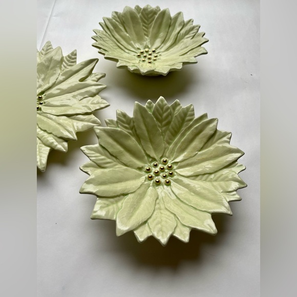 Duncan Poinsettia Plate and Bowls - Picture 3 of 11